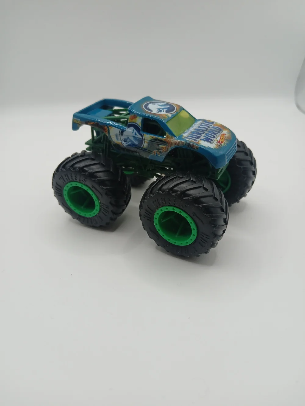 2021 JURASSIC WORLD VELOCIRAPTOR BLUE Hot Wheels Monster Truck